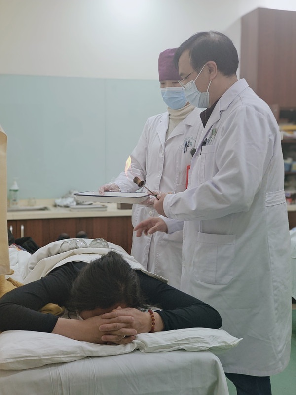 武汉市第三医院“孙勤国中医名师传承工作室”，坚持守正创新，中医科“炼”成全市“标杆科室”