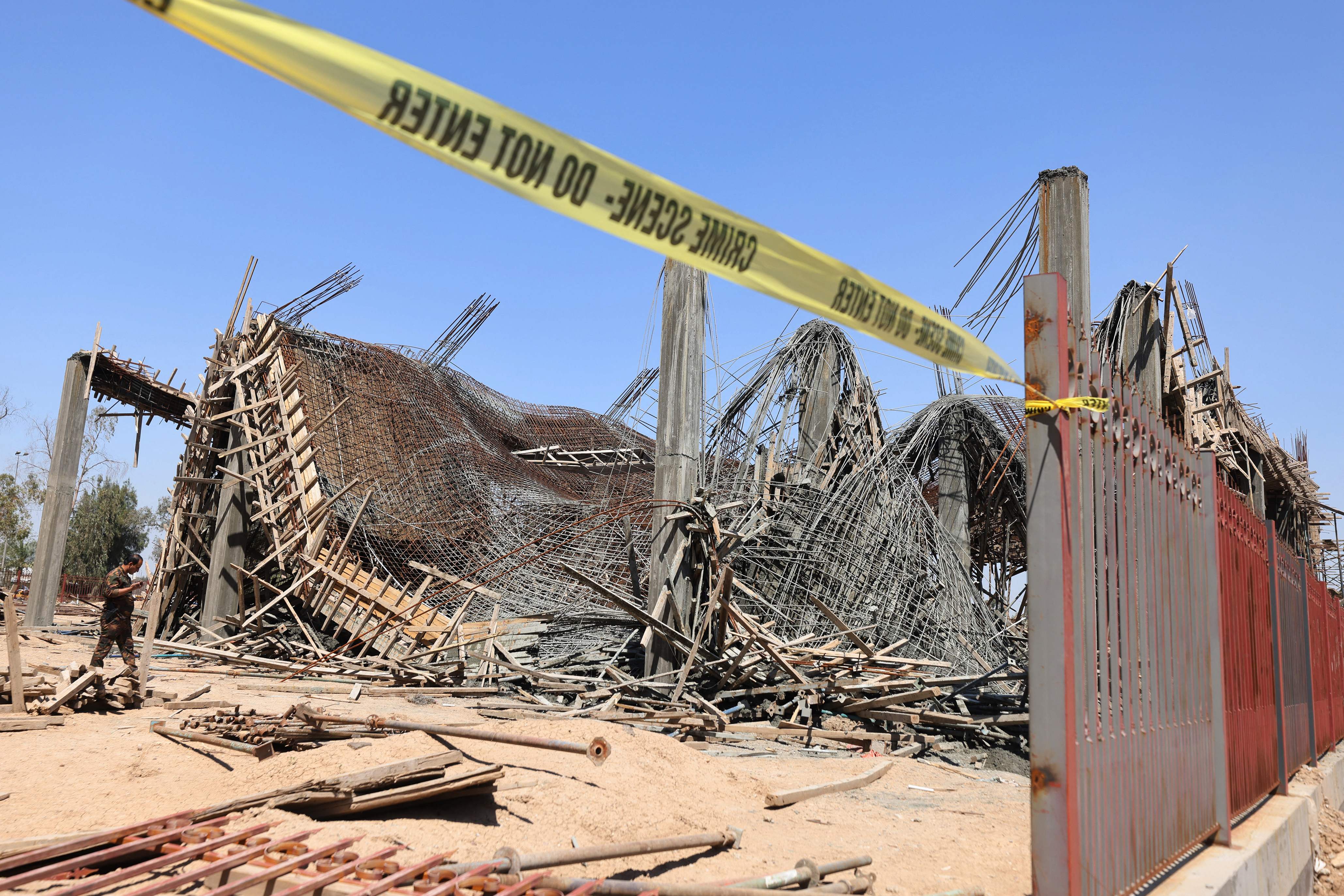 伊拉克巴格达市中心建筑倒塌,泰国一购物中心突然倒塌