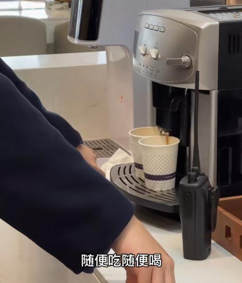 极限薅羊毛？大学生花29元买高铁商务座，零食畅吃还送45元盒饭