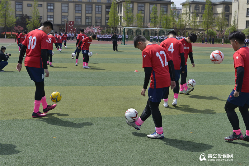 走进校园扎根新区足球青训西海岸俱乐部与弘文学校正式签约