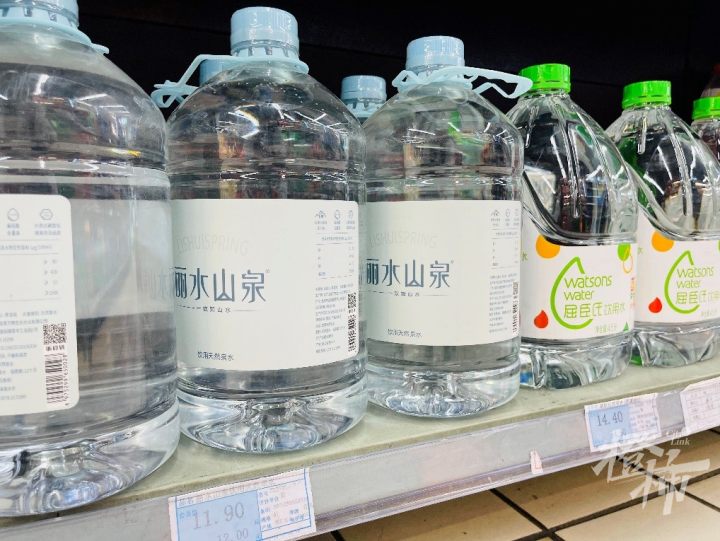 水没变，包装变大后为什么就好卖了？