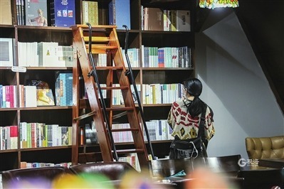 青岛一对夫妻经营书店只为将好书分享给更多人，来看20年小书店的坚守与突围