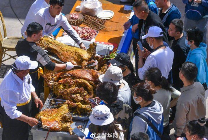 “人人人人你人人人人”上热搜，网友：假期才第2天已经玩累了