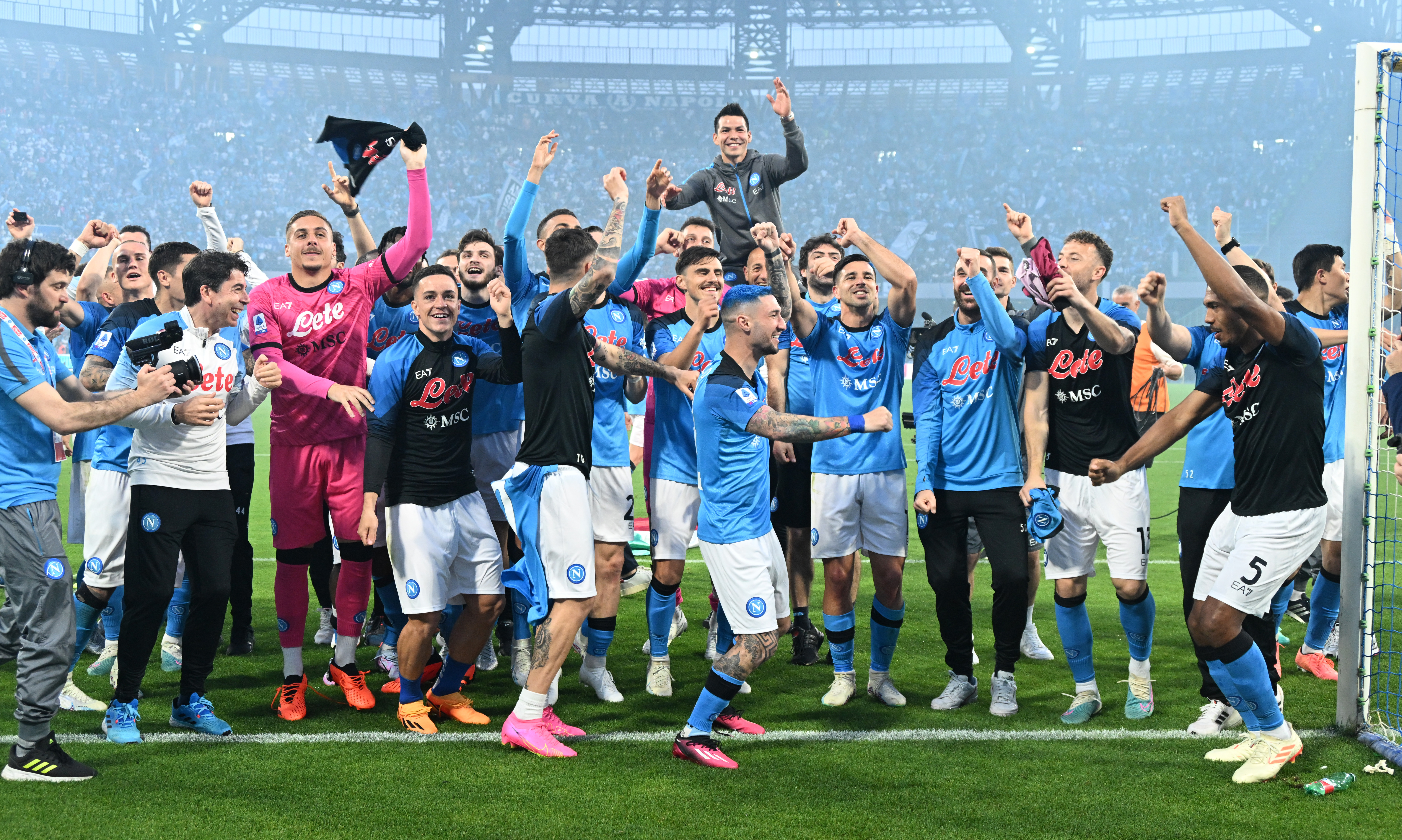 体育足球意甲罗马胜萨勒尼塔纳,体育足球欧冠