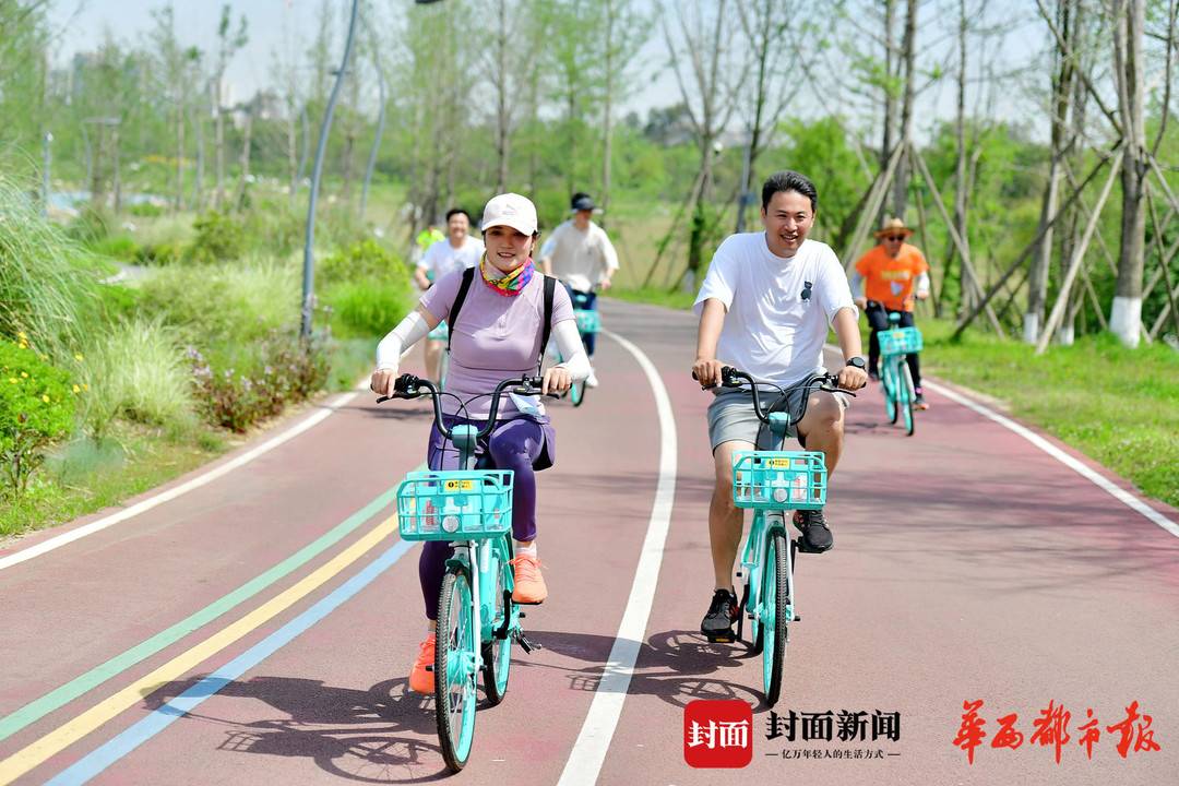 澶忔棩澶滄櫄闇茶惀鎴愰兘,鎴愰兘澶忓闇茶惀