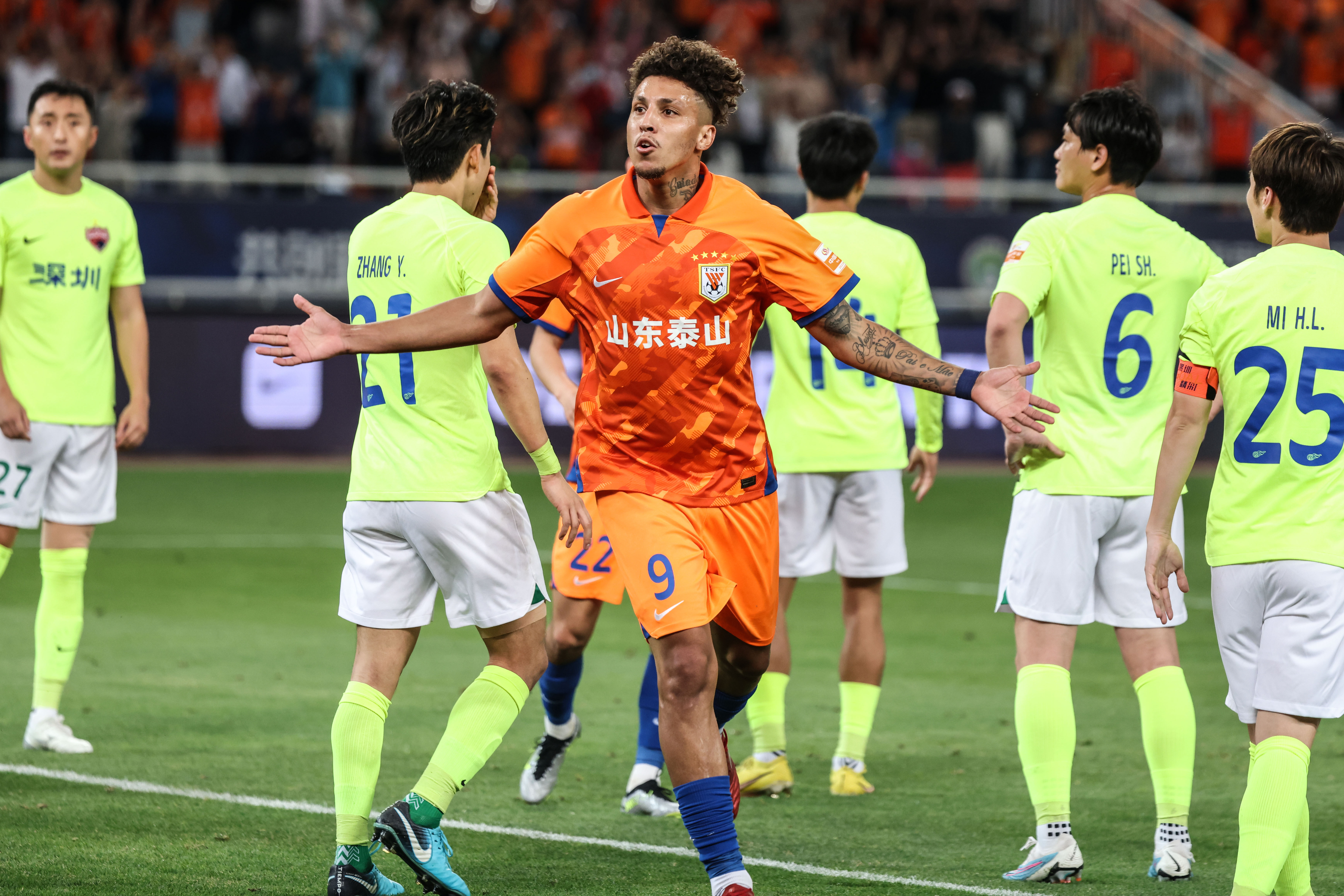 山东泰山vs深圳回放,体育足球中超山东泰山胜青岛海牛