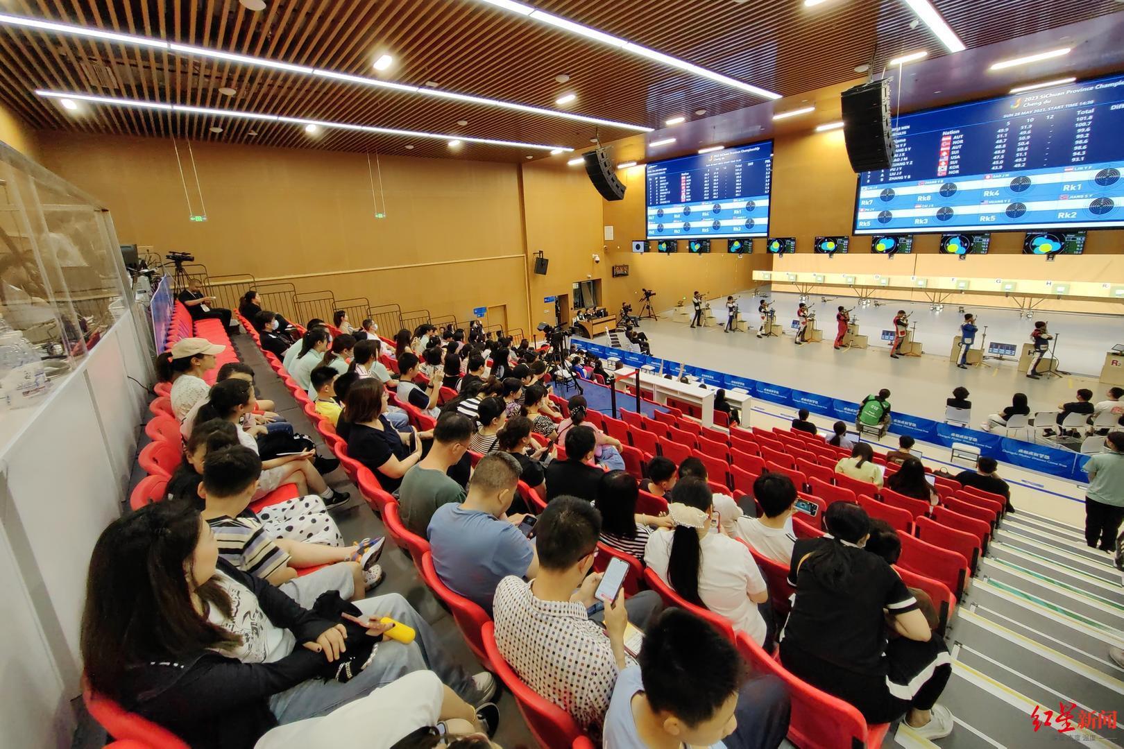 实战检验!成都大运会测试赛射击项目精彩纷呈,主办方甚至还模拟了新闻发布会……