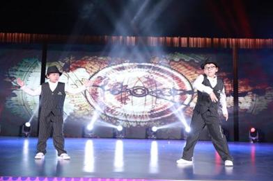 七彩童年迎春晚会,七彩童年幼儿园六一儿童汇演视频