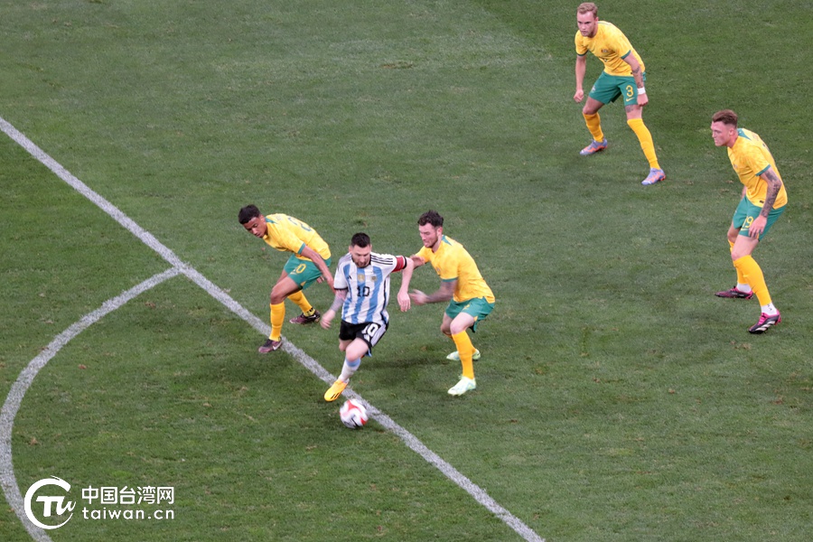 梅西闪击阿根廷半场1-0领先,梅西在阿根廷的霸气时刻