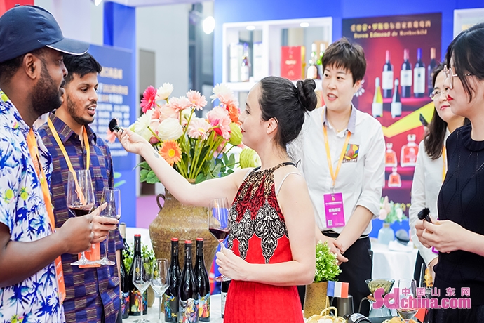 烟台值得外地人打卡的美食,外籍博主感受最美烟台文化