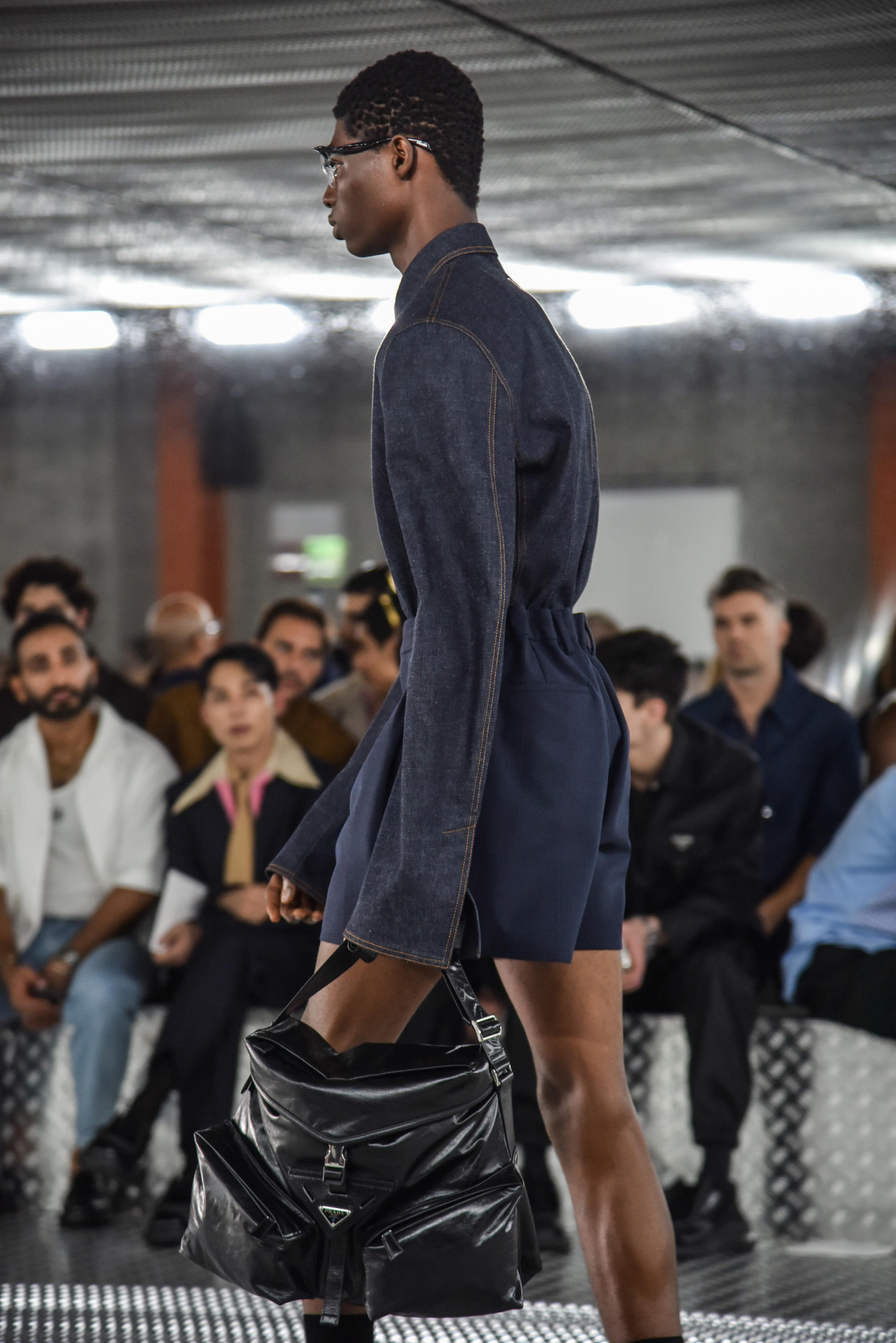 米兰时装普拉达,普拉达2023秋冬男装时装秀