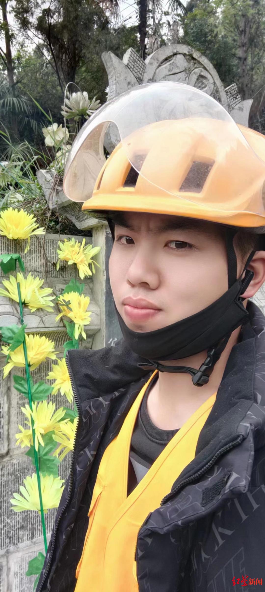 “女儿在妈妈坟前跳舞”感动网友!对话父女:妻子患癌早逝常去祭奠,女儿说“特别想妈妈”