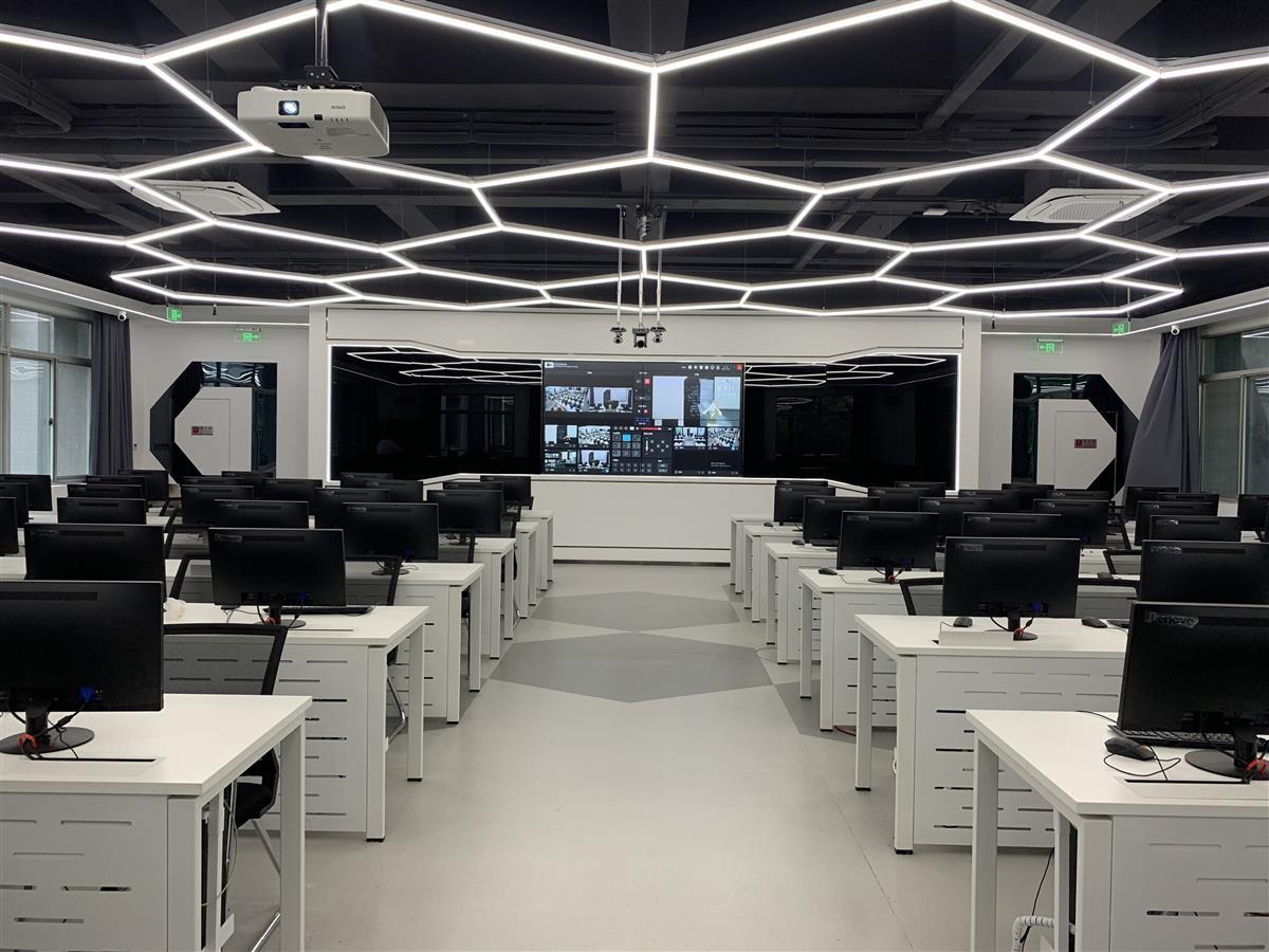 极目云探校武汉三中,极目云探校直播