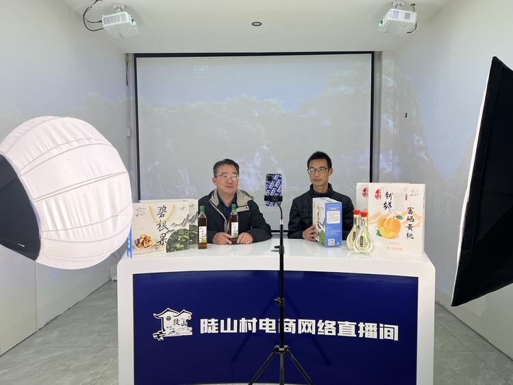 江苏盱眙：桃园结出“金果子”铺就乡村致富路