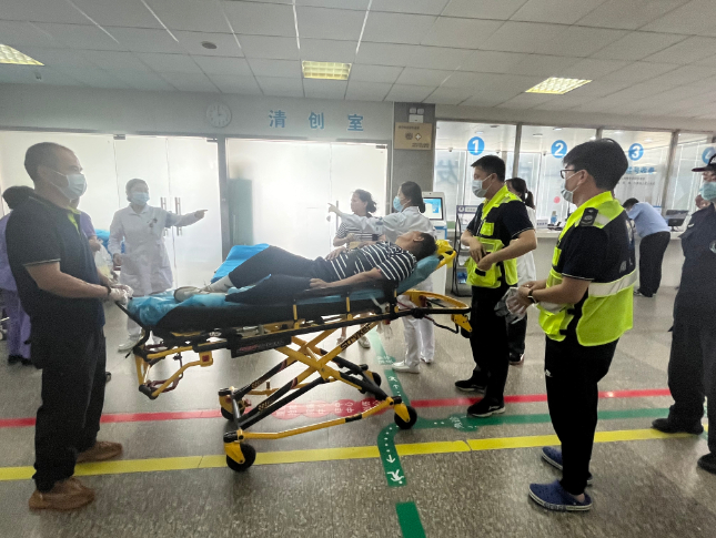 120中暑报警数攀升，中暑后如何急救？专家提示