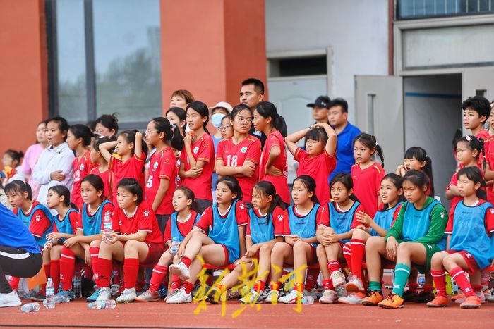 济南泉城杯决赛,济南市第1届校园足球超霸杯