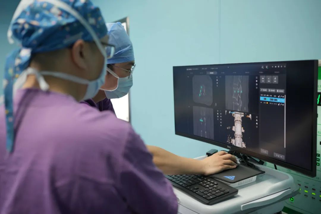 智能多功能骨科手术机器人,智慧微创骨科