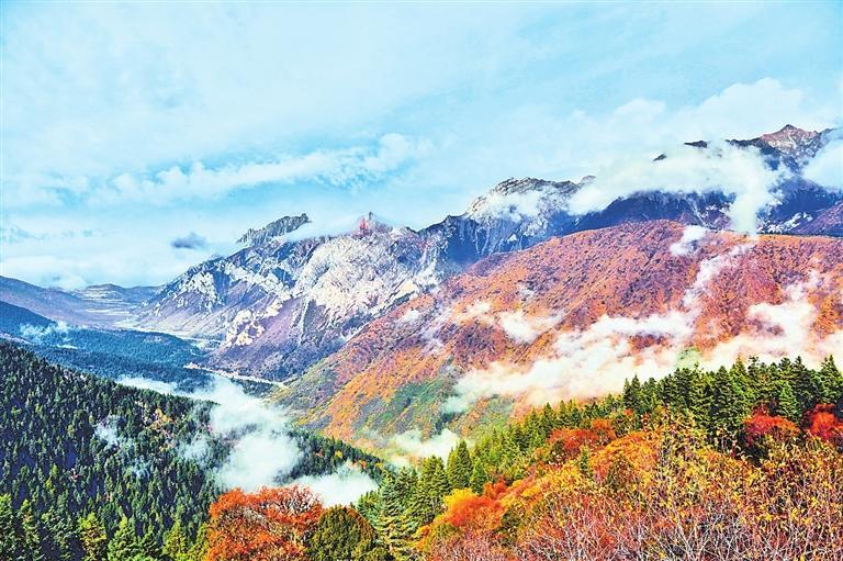 甘肃被群山环绕的景点,甘肃雄伟风景