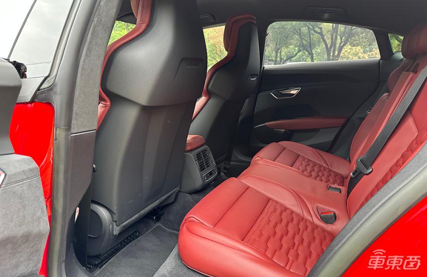 奥迪e-trongt科技感十足,奥迪e-trongt国内售价