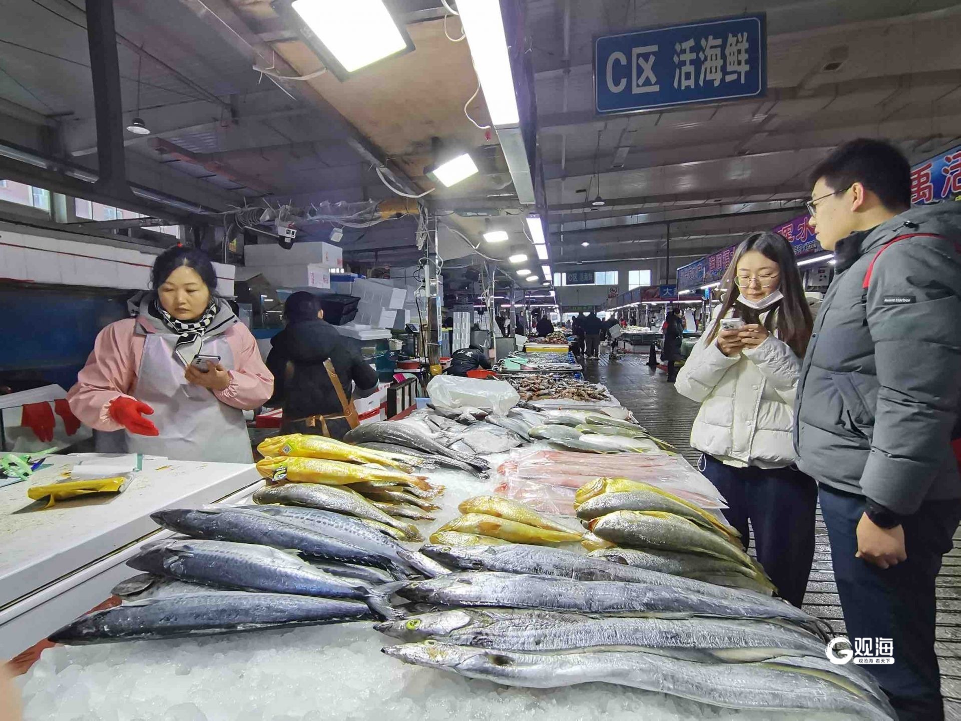 青岛决不缺斤少两的海鲜市场,青岛海鲜市场进入“春节模式”